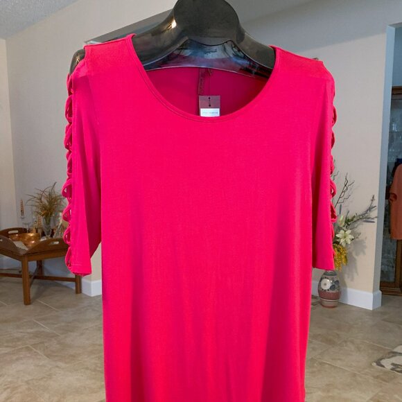 NWT Love Scarlett Red Cold Shoulder Pull Over Top size Medium $42 - Picture 2 of 6